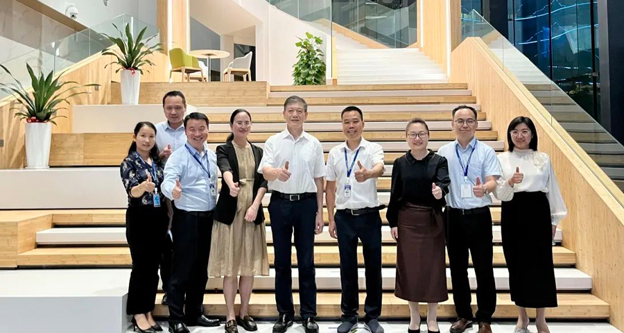 深圳市慈善会会长戴北方一行莅临洲明走访调研.