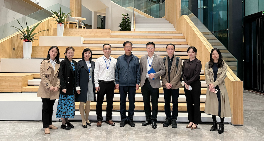 深圳海促会杨洪会长一行莅临洲明座谈交流.